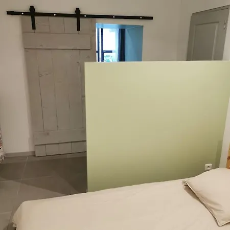 Au Coeur Du Village Apartment *