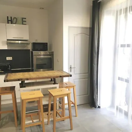 Apartment Au Coeur Du Village Claret (Herault)